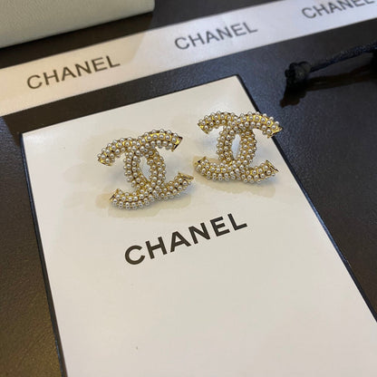 2025 Temperament Pearl Logo Stud Earrings