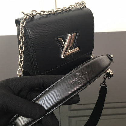2025 Bag Stylish Shoulder Bag W31026