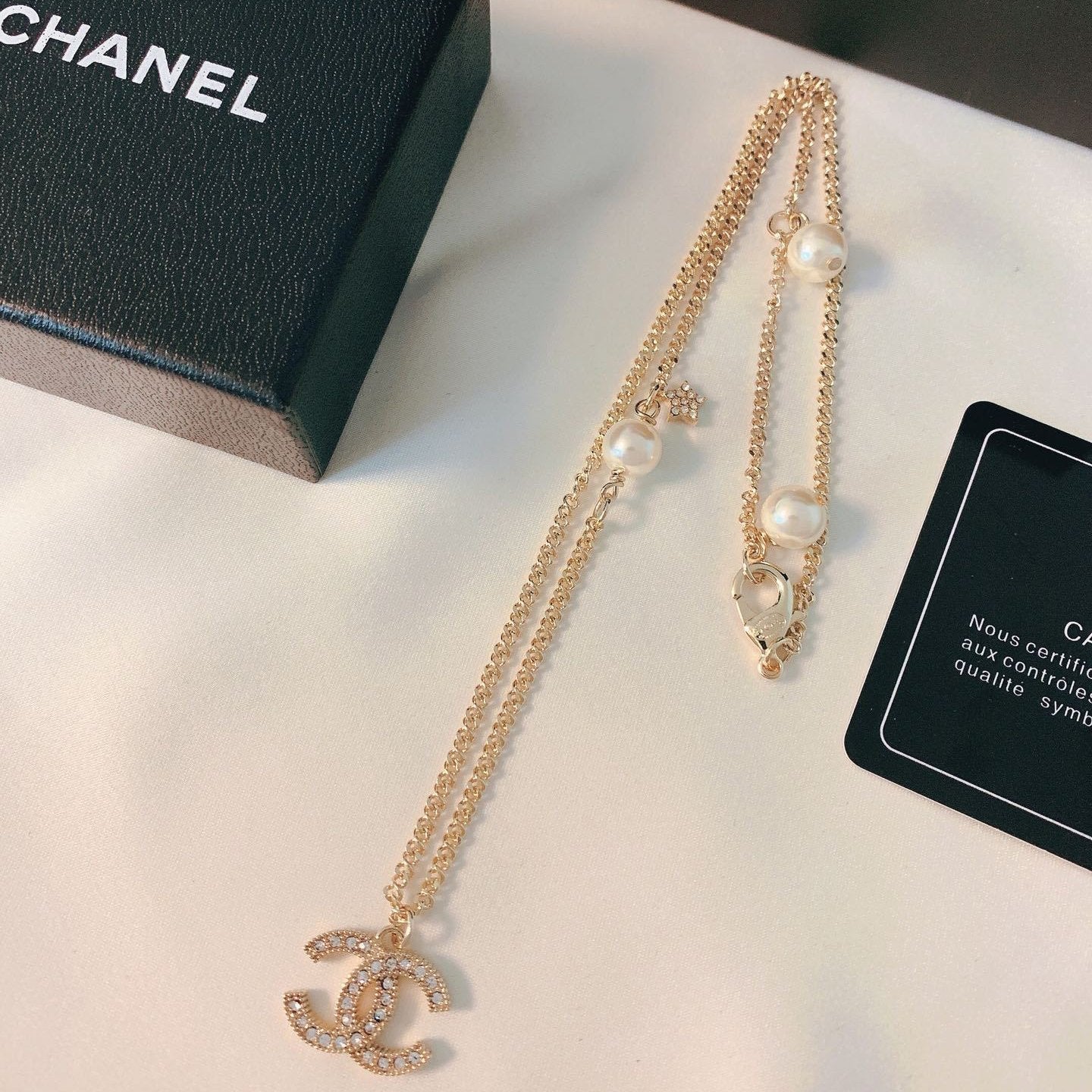 2025 New Hollow Rhinestone Pearl Necklace