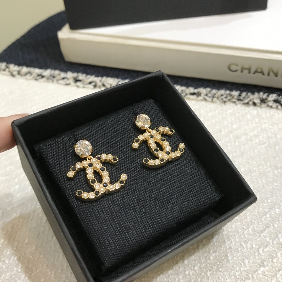 2025 Black and White Crystal Earrings