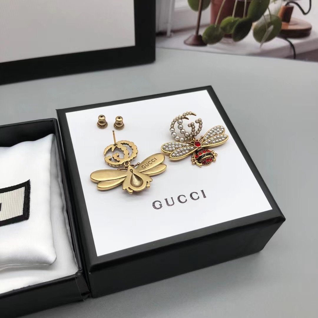 2025 Fashion Rhinestone Little Bee Pendant Earrings