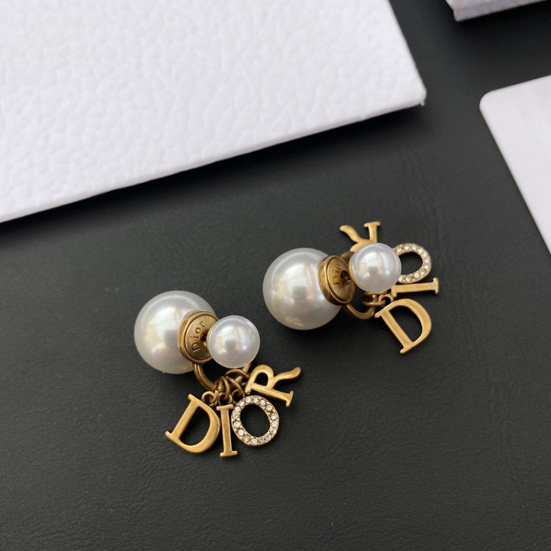 2025 Fashion Pearl Rhinestone Letter Pendant Earrings