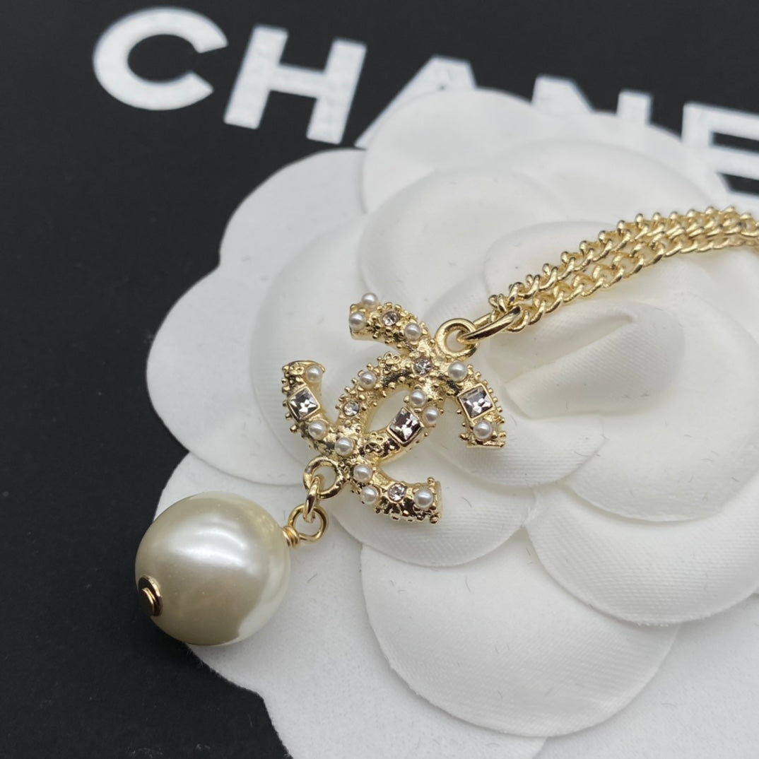 2025 Vintage Double C Rhinestone Pearl Pendant Necklace