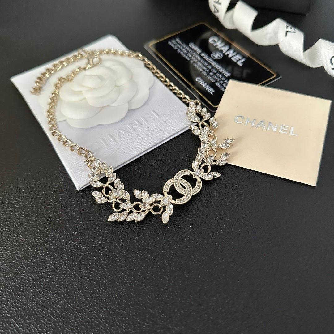 2025 Fashion Double C Leaf Rhinestone Necklace