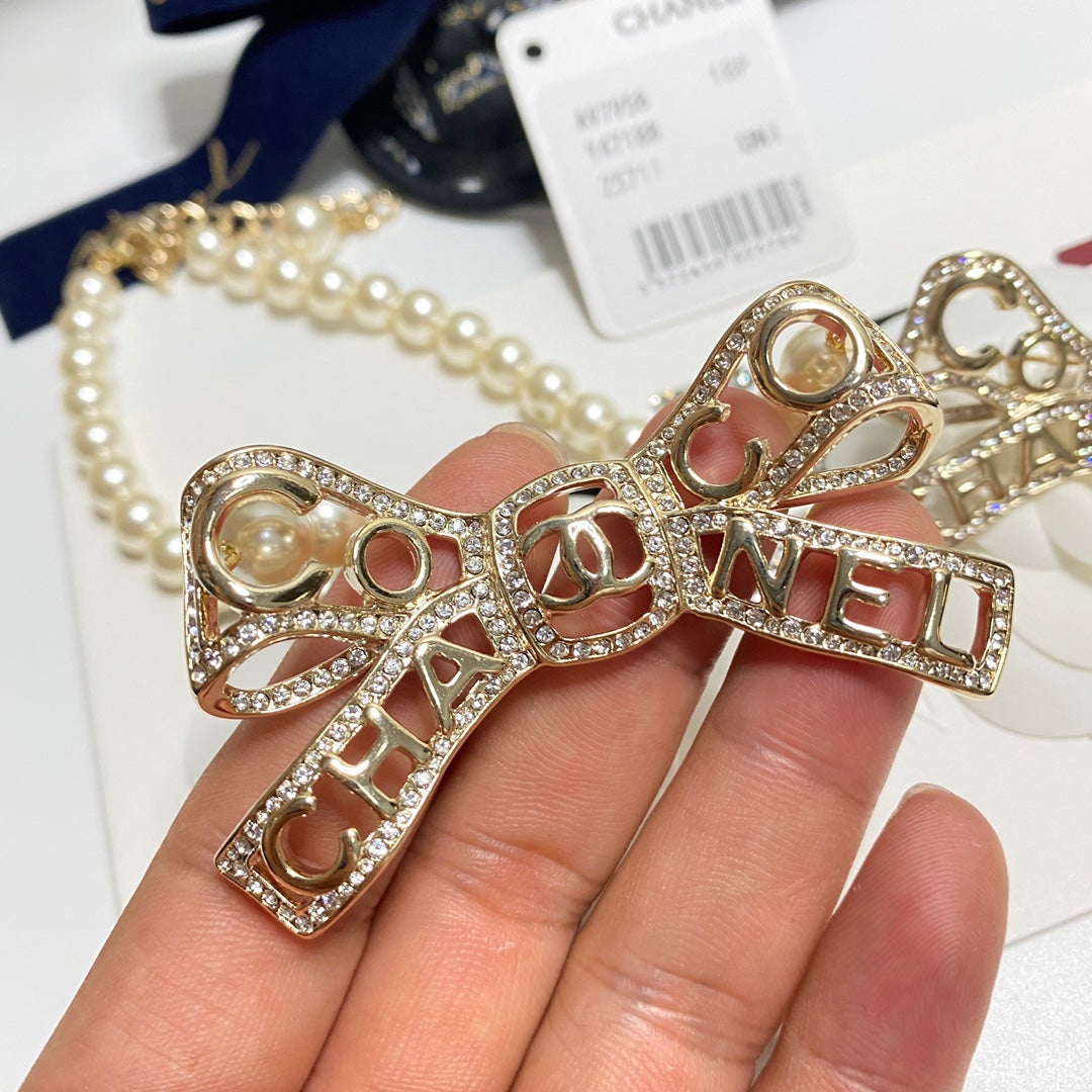 2025 Fashion CC pearl bow necklace