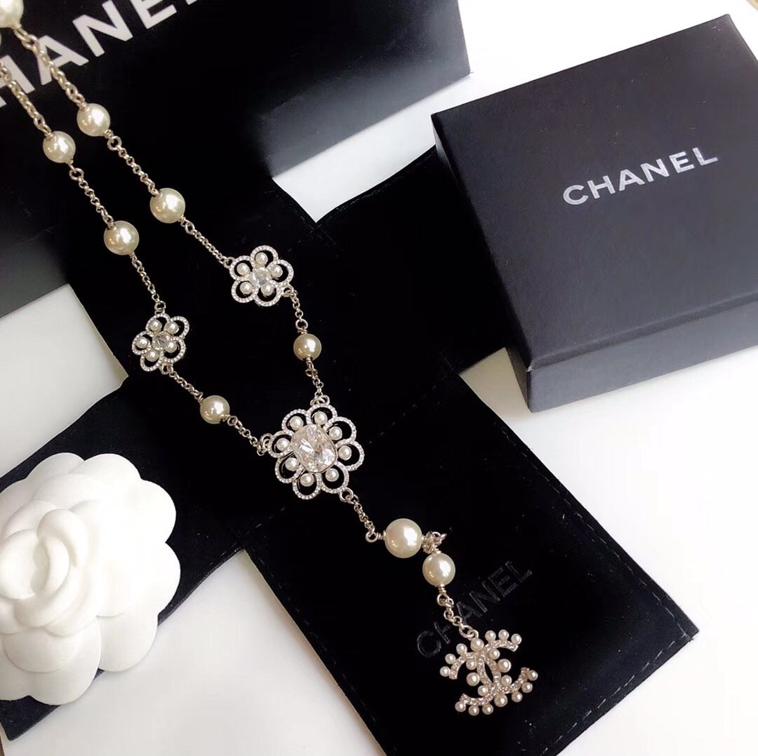 2025 Fashion Flower Letter Pearl Necklace