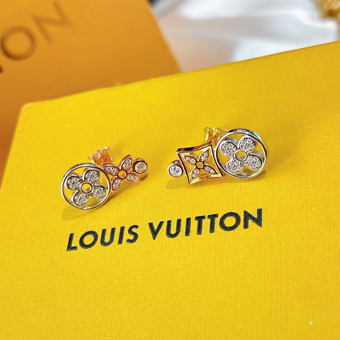 2025 Four Leaf Clover Flower Stud Earrings