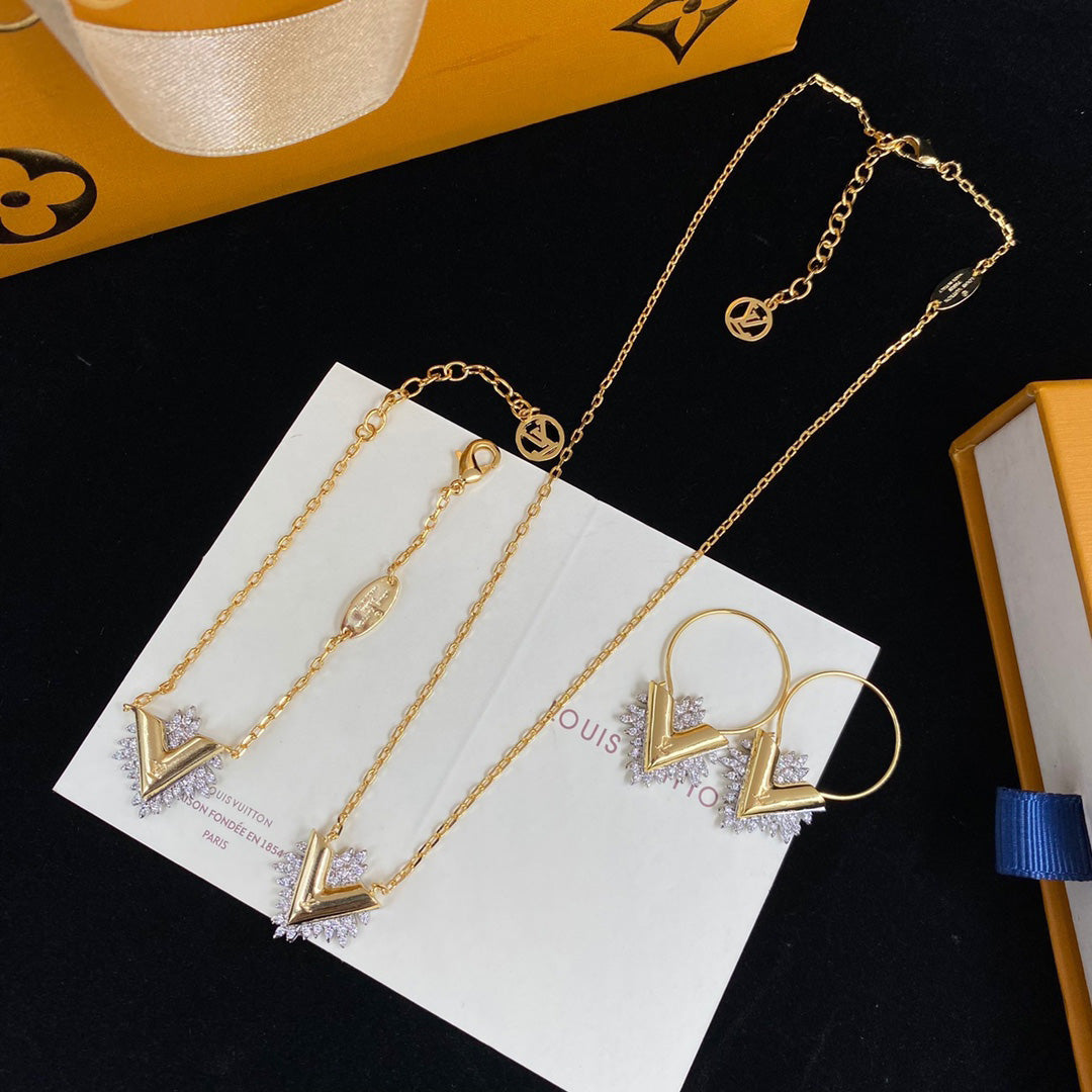 2025 Crystal Diamond V Earrings Bracelet Necklace Set