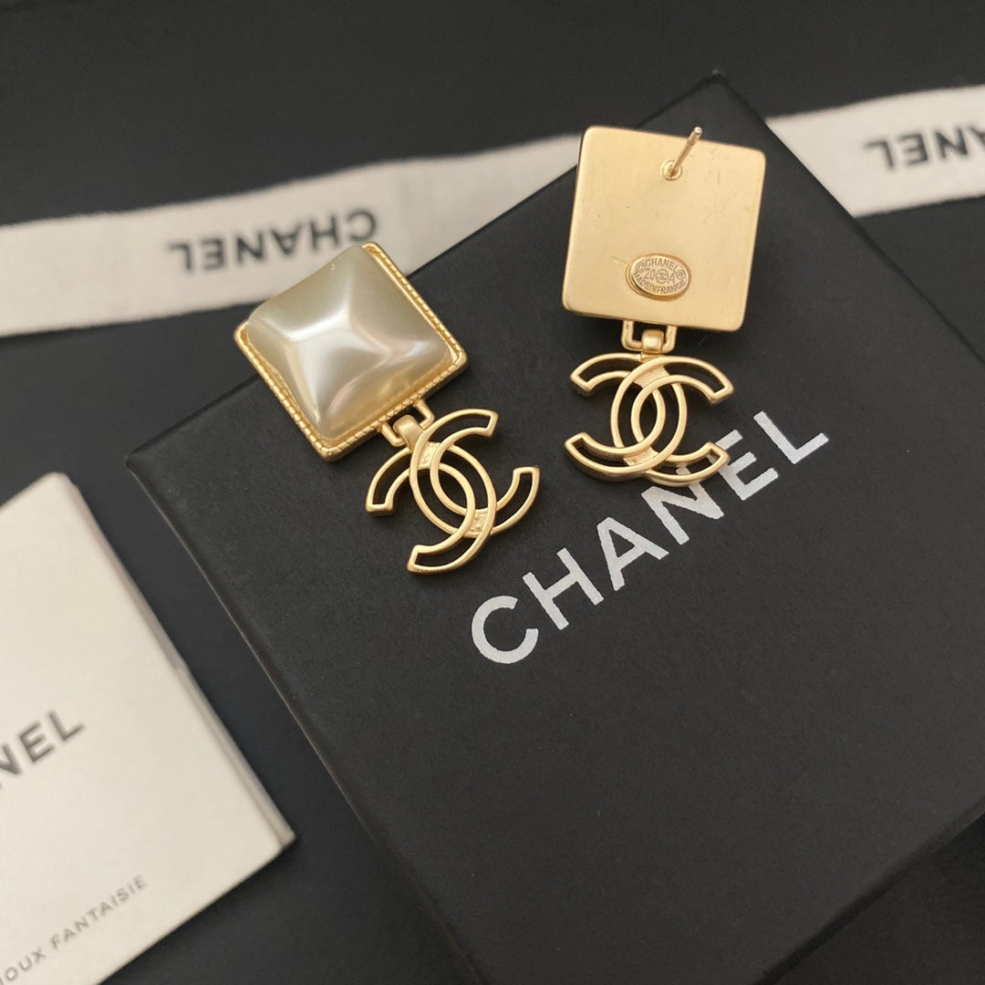 2025 Vintage Pearl Earrings
