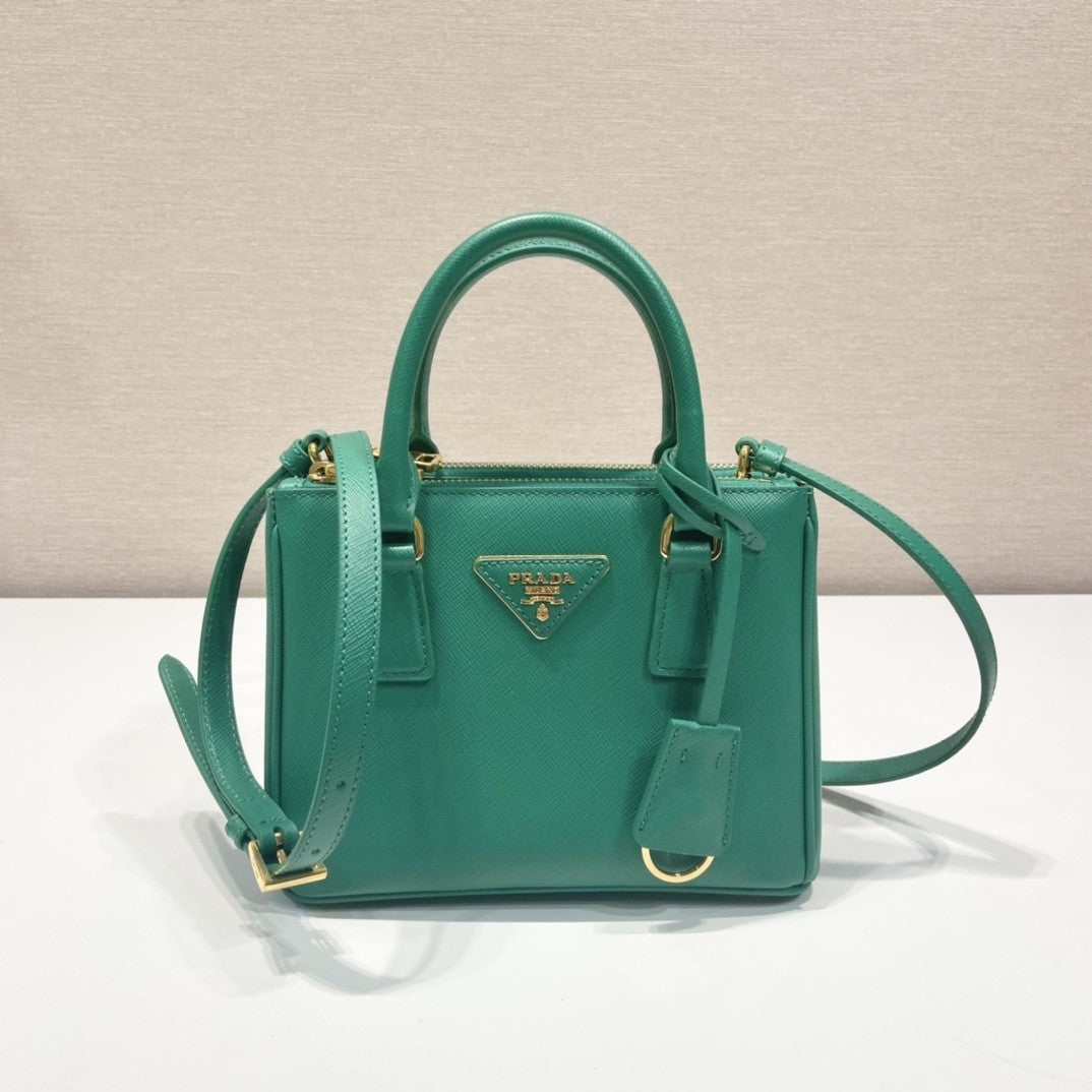 2025 Bag Classic Top-handle Bag W172