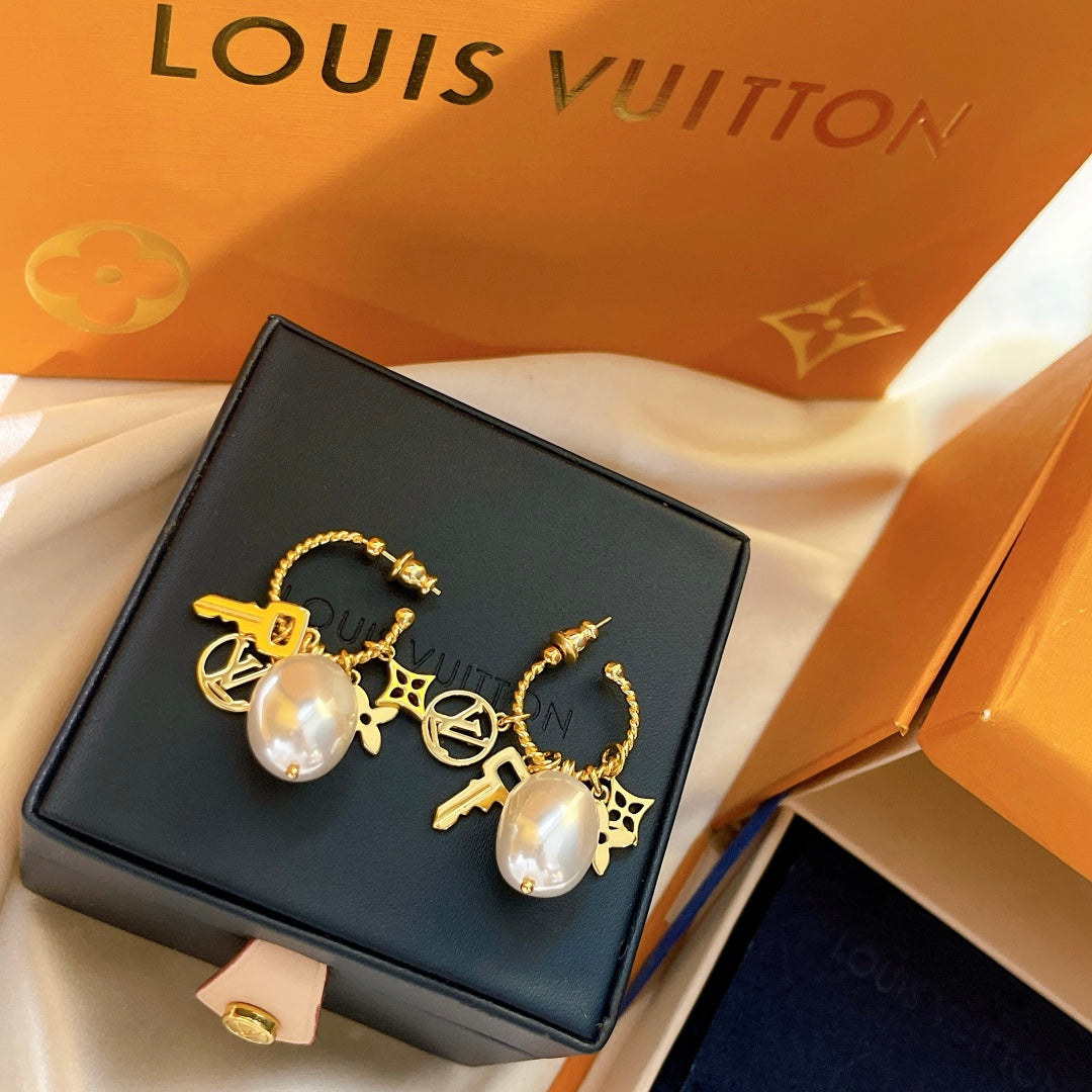 2025 Pearl Key Pendant Vine Earrings