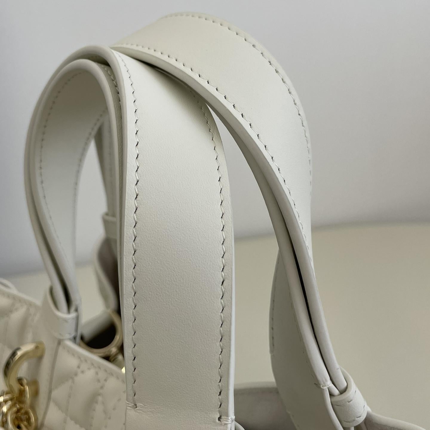 2025 Bag Fashion Top-handle Bag
