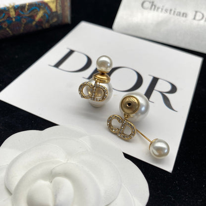 2025 Elegant Diamond Letter Pearl Earrings