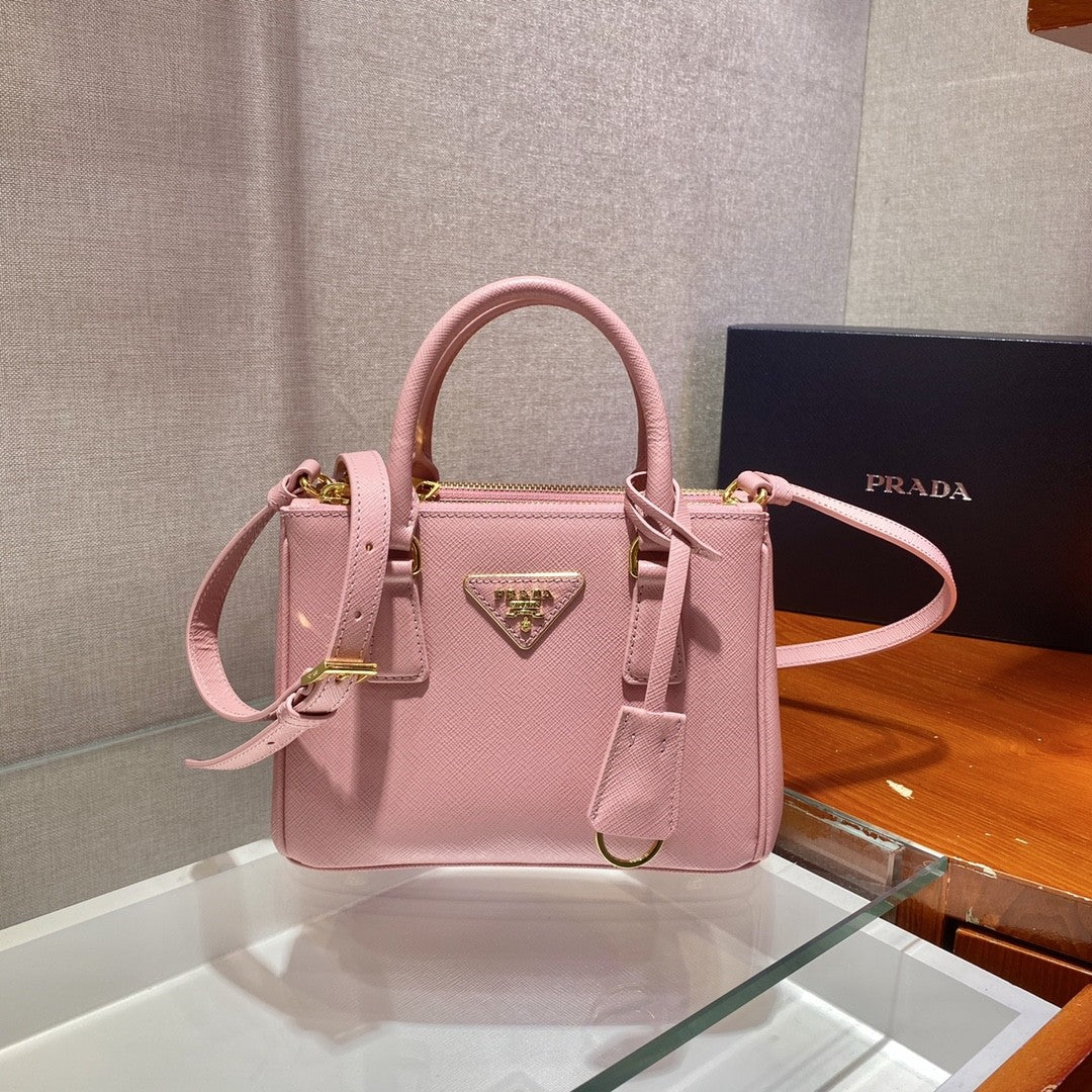 2025 Bag Classic Top-handle Bag W172