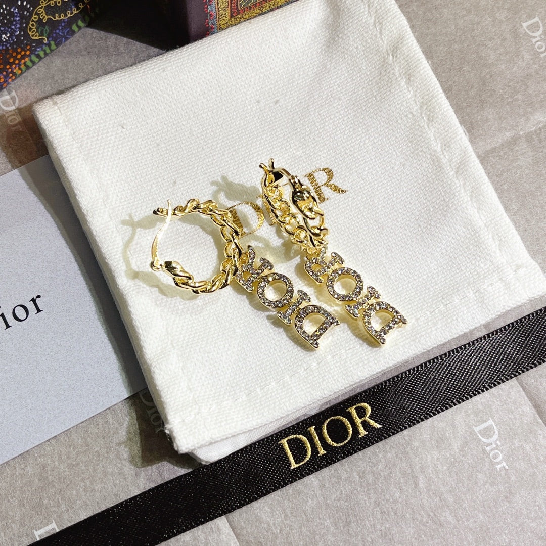 2025 Hook Diamond Earrings