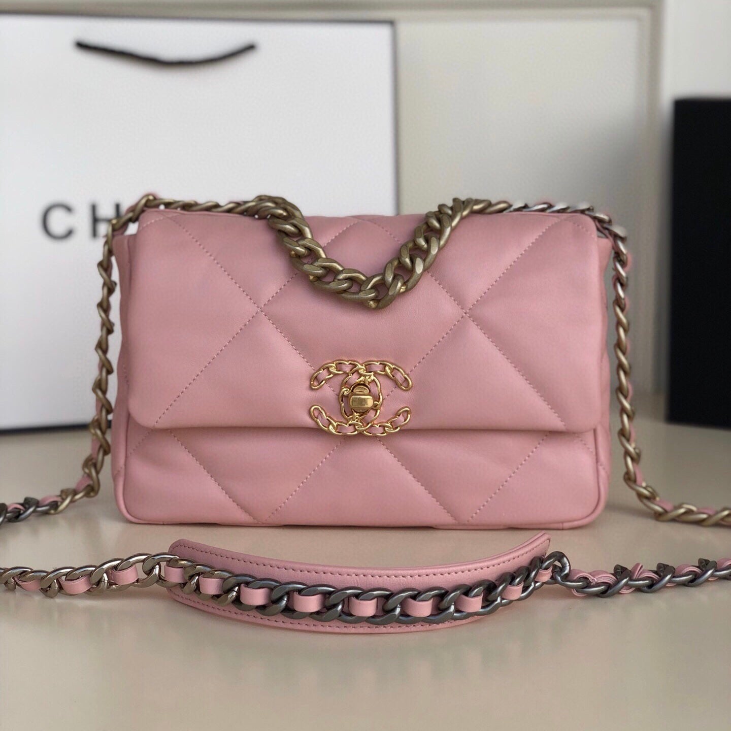 2025 Bag 19 Handbag C1