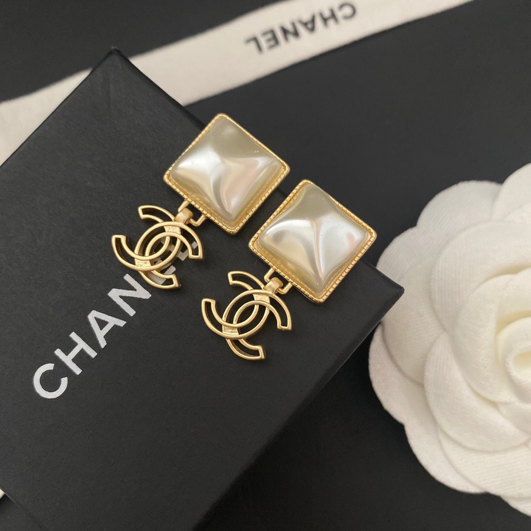 2025 Vintage Pearl Earrings
