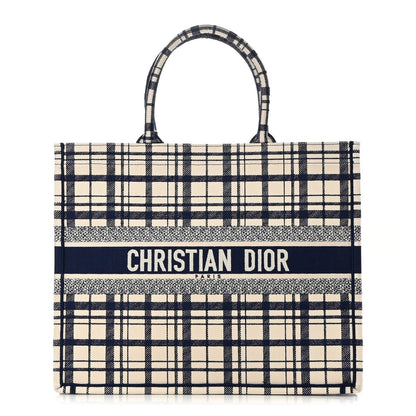 2025 Bag MEDIUM D BOOK TOTE
