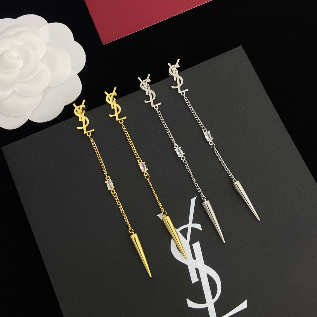 2025 Temperament Chain Logo Earrings
