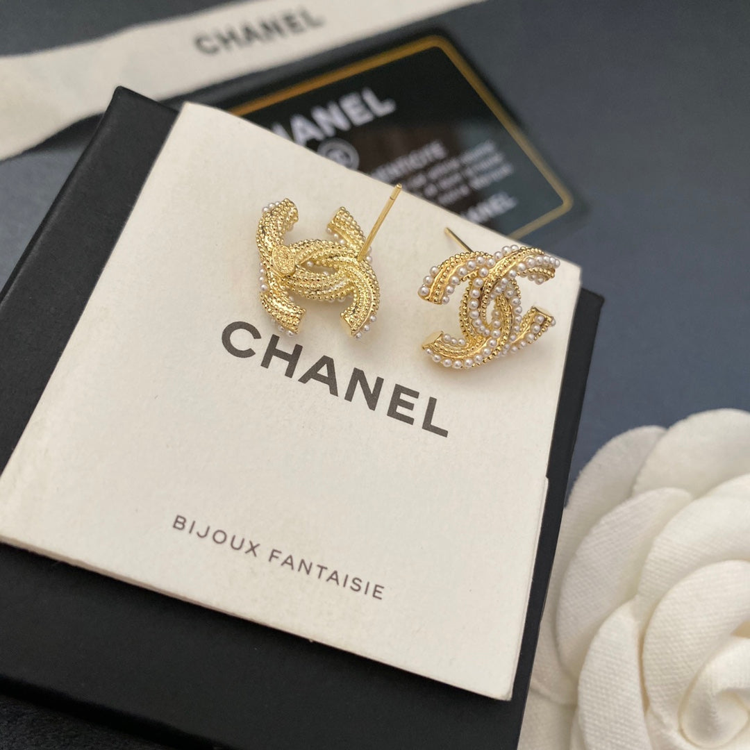 2025 Temperament Pearl Letter Stud Earrings