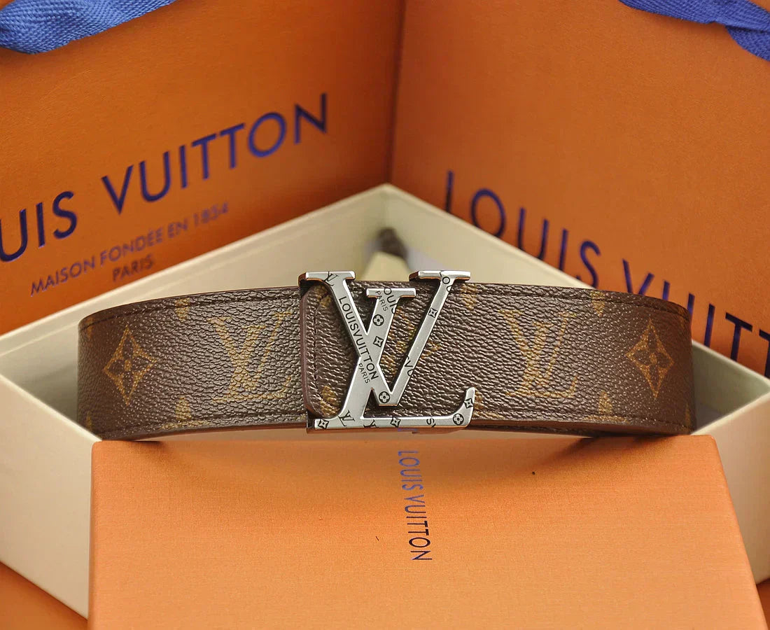 2025 belt 5 Colors   four-leaf clover pattern printed belt