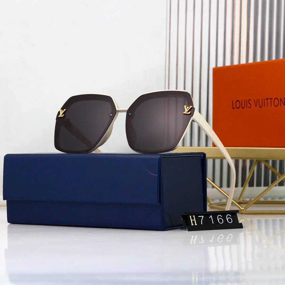 2025 Large frame travel sunglasses with UV protection