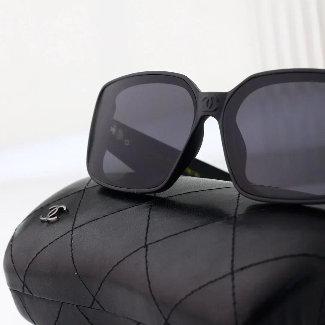 2025 Sunglasses  Square frame classic travel sunglasses