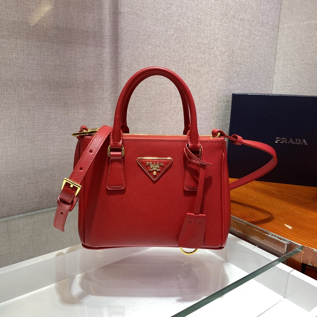 2025 Bag Classic Top-handle Bag W172