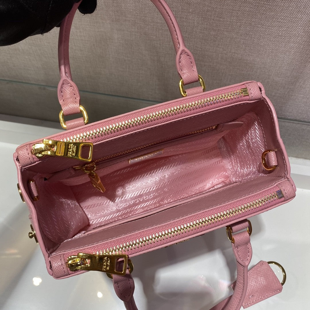 2025 Bag Classic Top-handle Bag W172