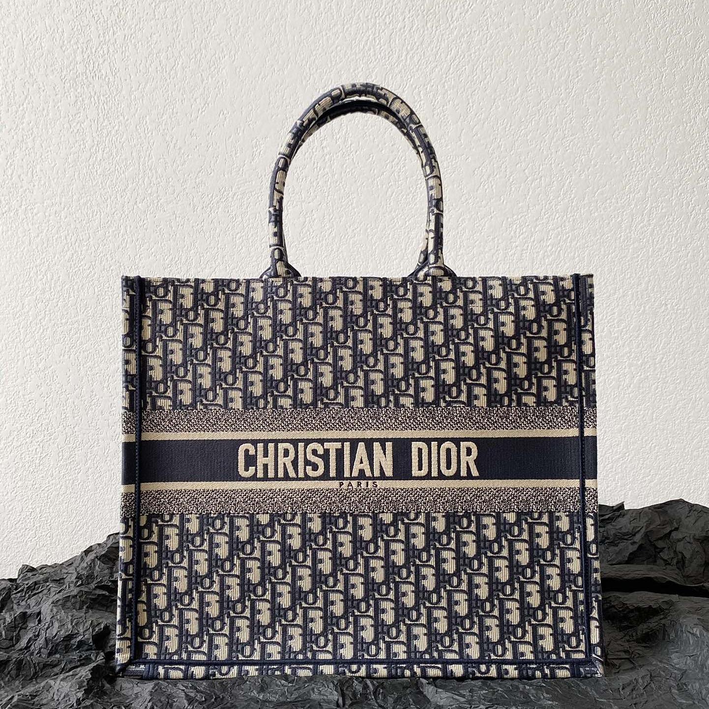 2025 Bag Book Tote Bag D9