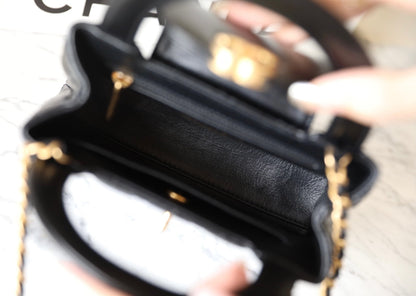 2025 Bag Stylish Top-handle Bag W39115