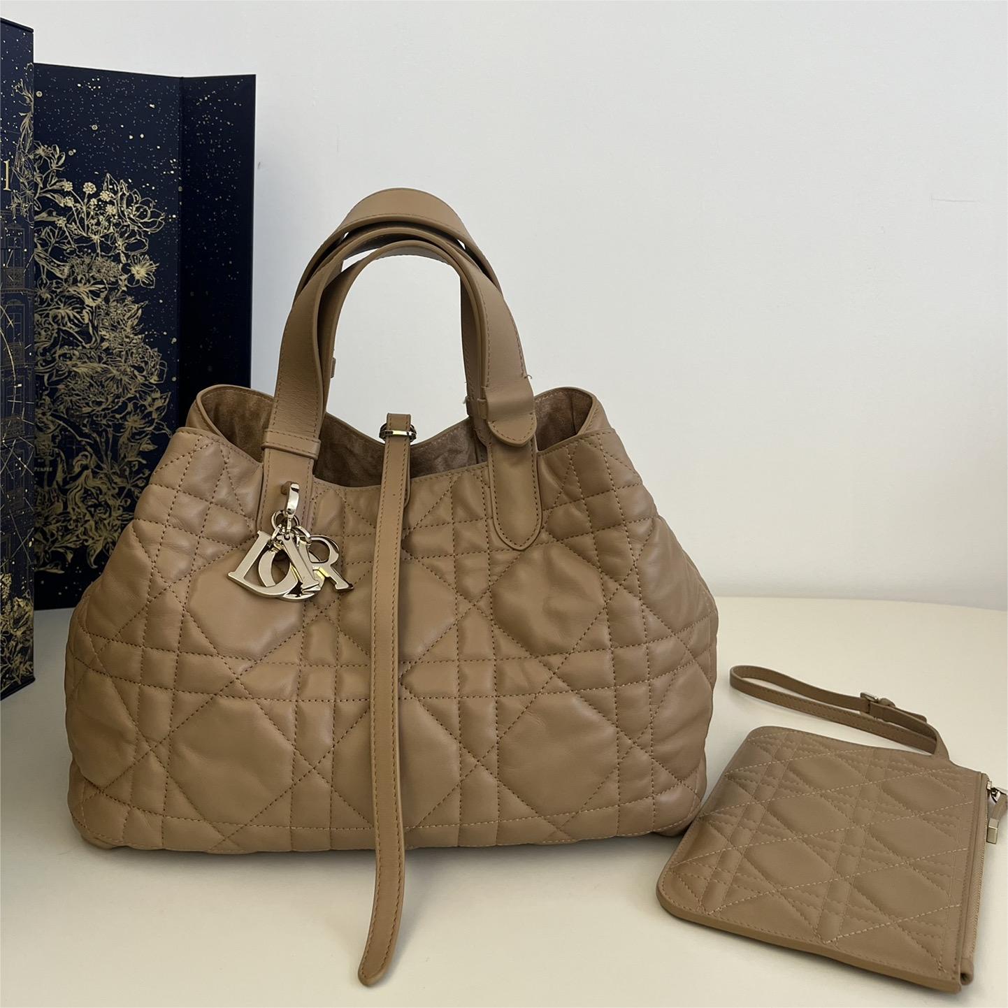 2025 Bag Fashion Top-handle Bag