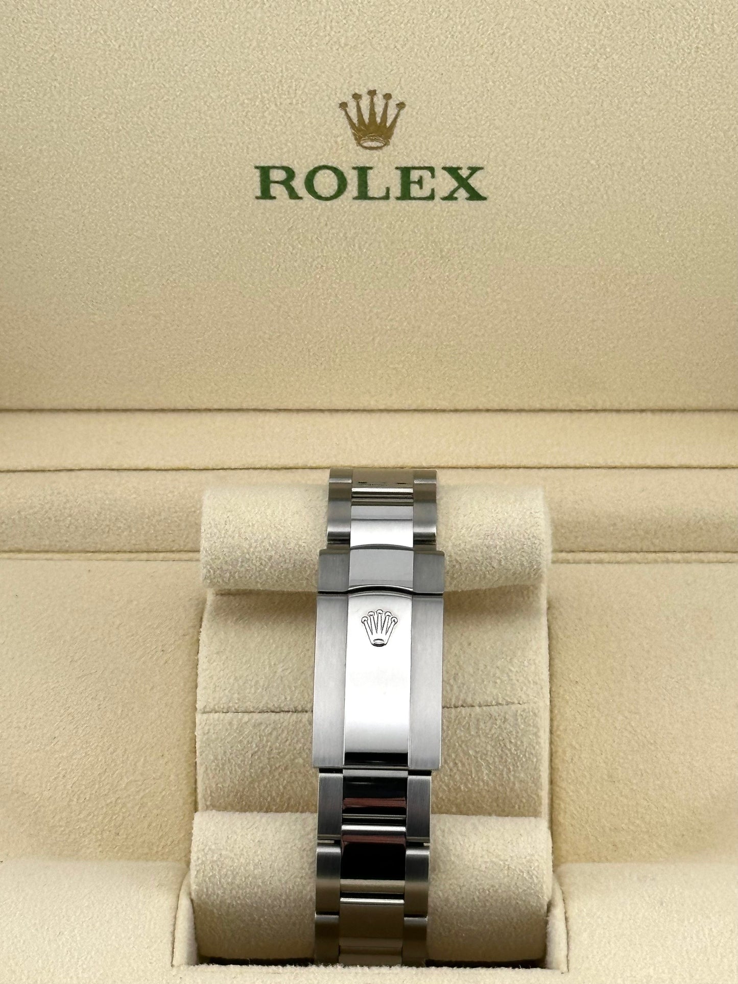 2025 Watch Datejust 126334 Stainless Steel Green Motif Dial Oyster