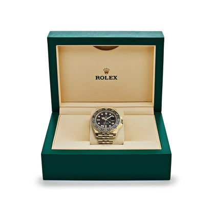 2025 Watch GMT-Master II 126718GRNR Yellow Gold Black Dial Jubilee (2024)