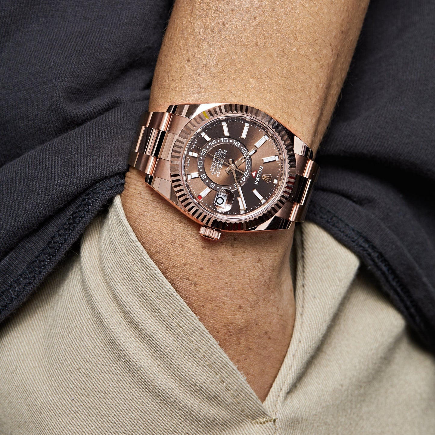 2025 Watch Sky-Dweller 326935 Rose Gold Chocolate Dial Oyster