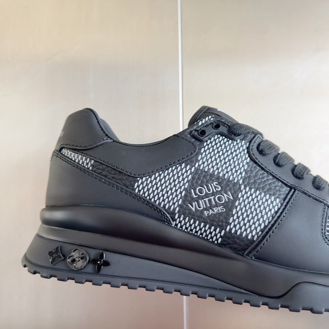 2025 250318 New high quality new color board shoes