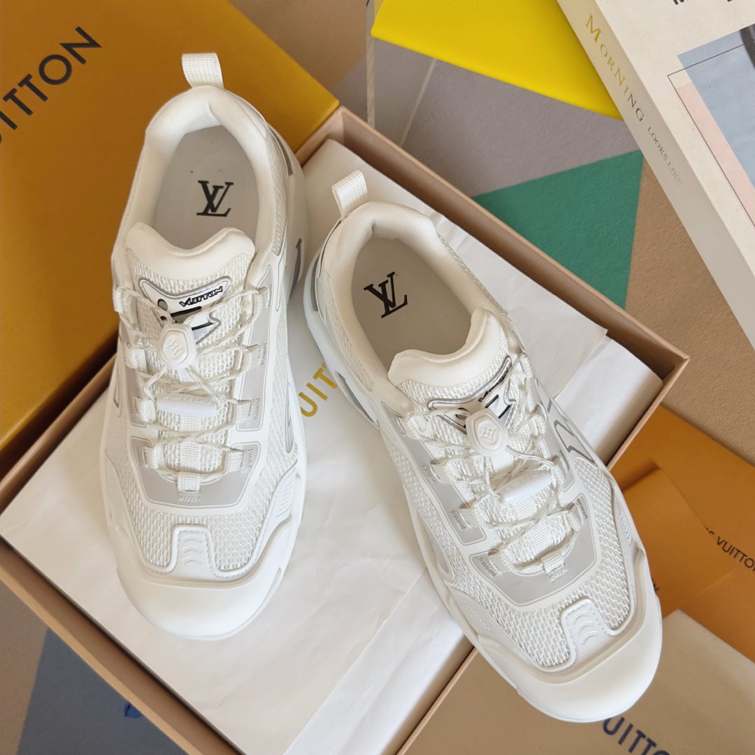2025 250318 New high quality new color board shoes