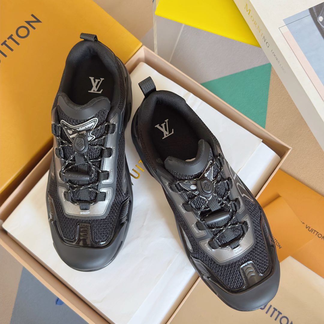 2025 250318 New high quality new color board shoes